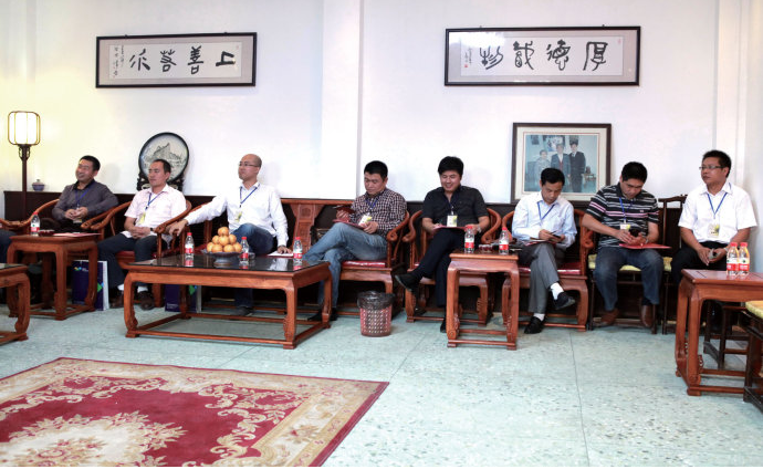 胡志辉等河南企业家代表走进中国钧瓷之都神垕“领略金堂之美  共话钧瓷未来”